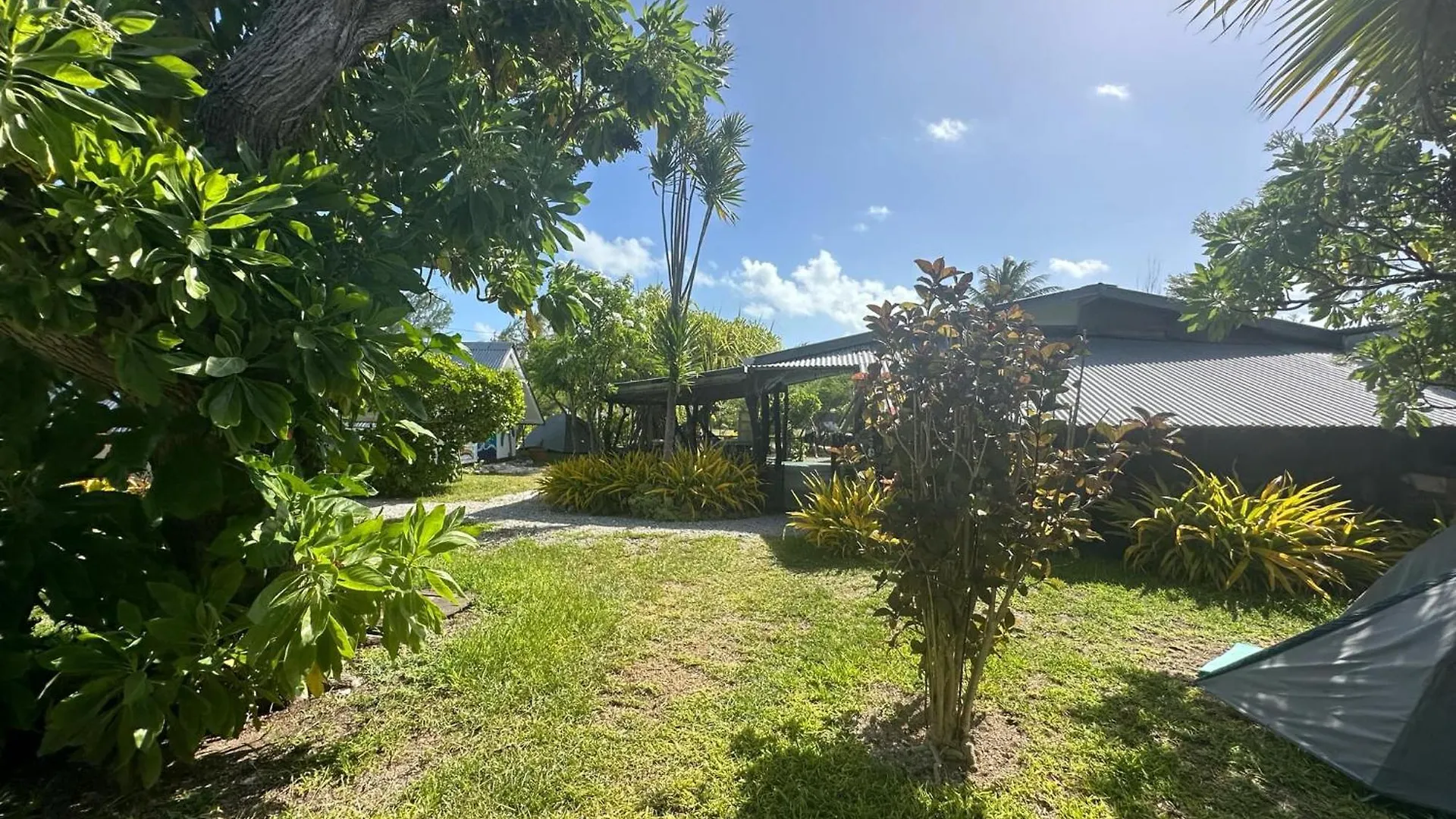 Alaroots Fakarava Hostel French Polynesia
